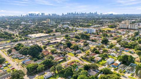 2932 NW 58th St, Miami FL - photo 8 of 37