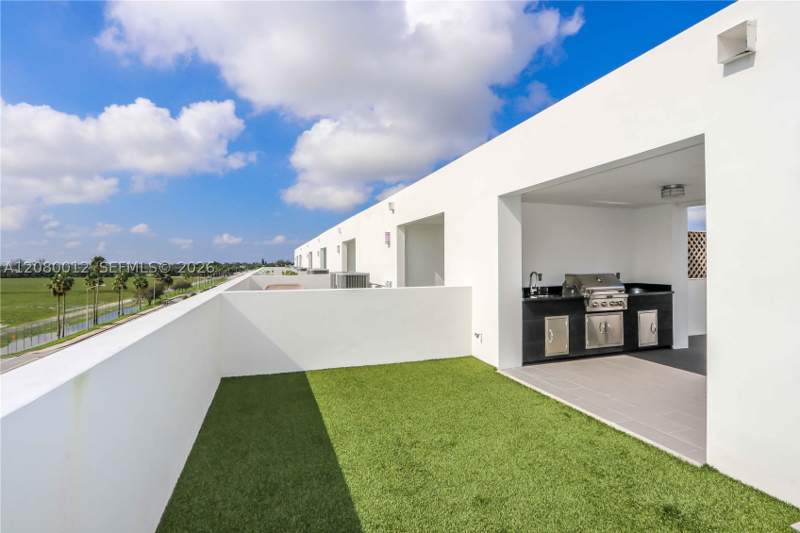 4 bedroom Townhouse at 3340 NW 91st Ave, Contempo Townhomes, Doral — photo 3