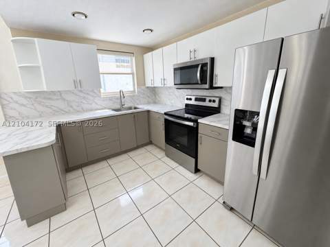 2829 Indian Creek Dr 410, Miami Beach FL - photo 11 of 45