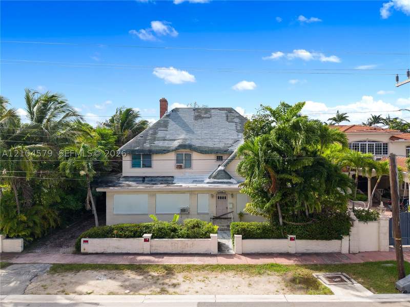13 bedroom SingleFamilyResidence at 3746 Chase Ave, Mid Golf Sub 1st Addn, Miami Beach — photo 2