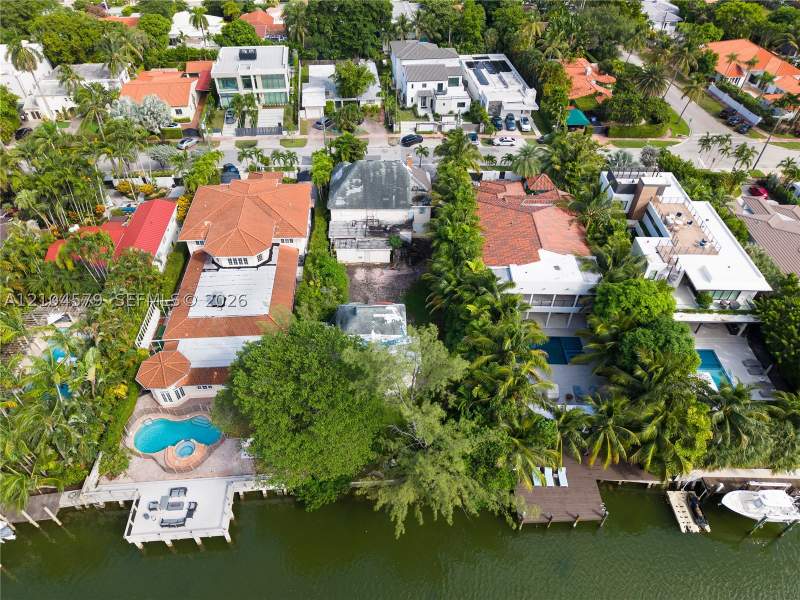 13 bedroom SingleFamilyResidence at 3746 Chase Ave, Mid Golf Sub 1st Addn, Miami Beach — photo 5
