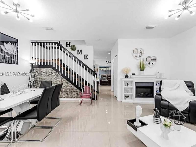 3 bedroom Townhouse at 1687 SE 30th St, Venetia Grove, Homestead — photo 2
