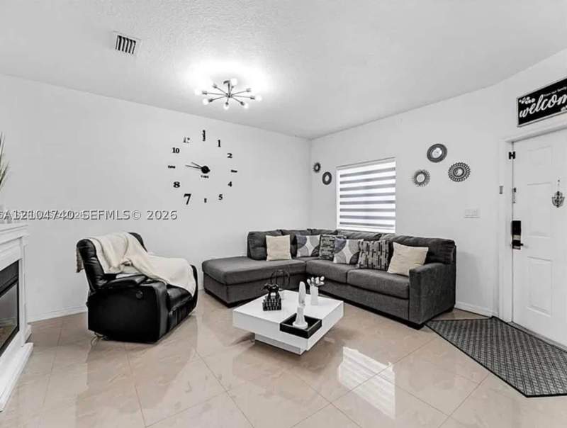 3 bedroom Townhouse at 1687 SE 30th St, Venetia Grove, Homestead — photo 3