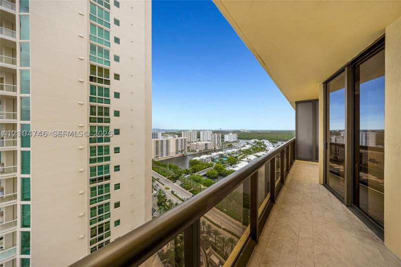 2 bedroom Condominium at 16275 Collins Ave 2502, Sayan Condo, Sunny Isles Beach — photo 3
