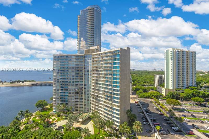1 bedroom Condominium at 2333 Brickell Ave 1808, Brickell Bay Club Condo, Miami — photo 4