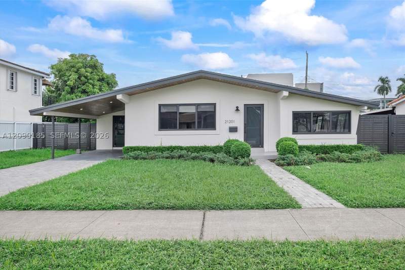 3 bedroom SingleFamilyResidence at 21201 NE 25th Ct, Sunswept Isle, Aventura — photo 2