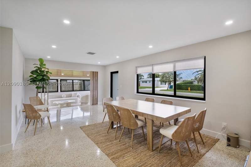 3 bedroom SingleFamilyResidence at 21201 NE 25th Ct, Sunswept Isle, Aventura — photo 4