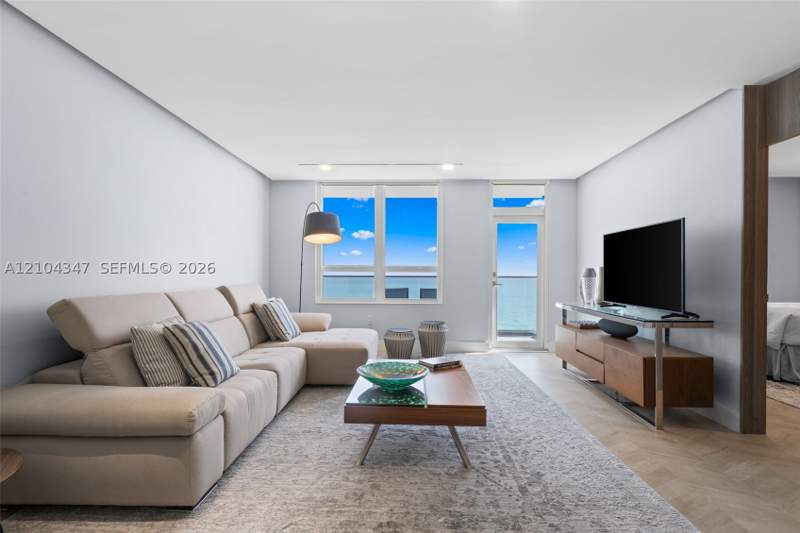 2 bedroom Condominium at 10185 Collins Ave 919, The Plaza Of Bal Harbour, Bal Harbour — photo 3