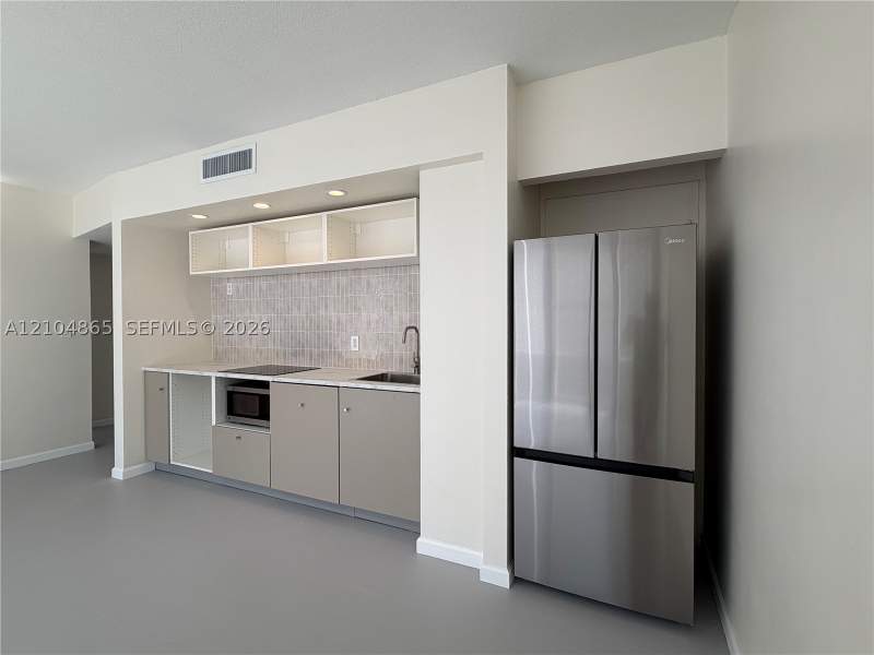 1 bedroom Condominium at 900 Bay Dr 413, King Cole Condo, Miami Beach — photo 3