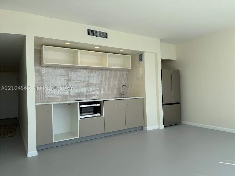 1 bedroom Condominium at 900 Bay Dr 413, King Cole Condo, Miami Beach — photo 5