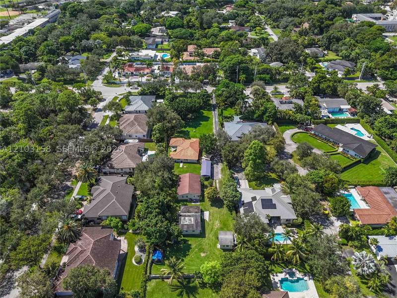 2 bedroom SingleFamilyResidence at 5821 SW 67th Ave, South Miami, South Miami — photo 5