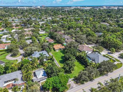 5821 SW 67th Ave, South Miami FL - photo 9 of 10