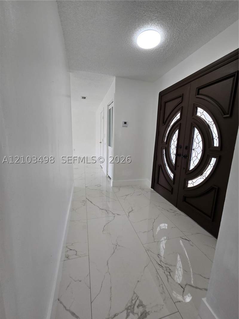 6 bedroom SingleFamilyResidence at 13470 SW 24th St, Comanche Sub, Miami — photo 3