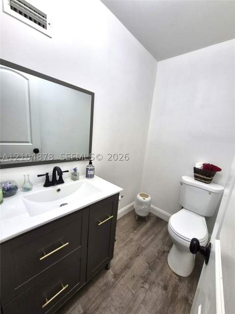 203 NE 12th Ave 203, Homestead FL - photo 15 of 33