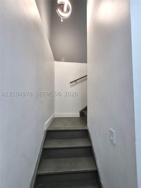 203 NE 12th Ave 203, Homestead FL - photo 18 of 33