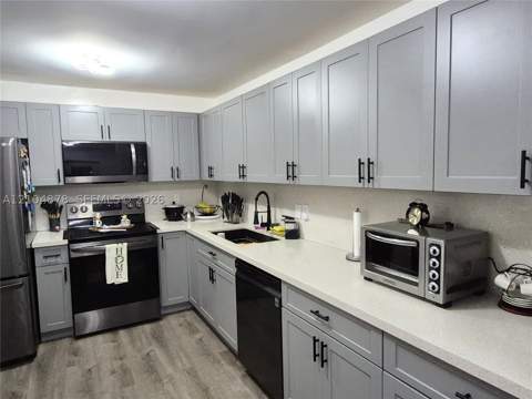 203 NE 12th Ave 203, Homestead FL - photo 9 of 33