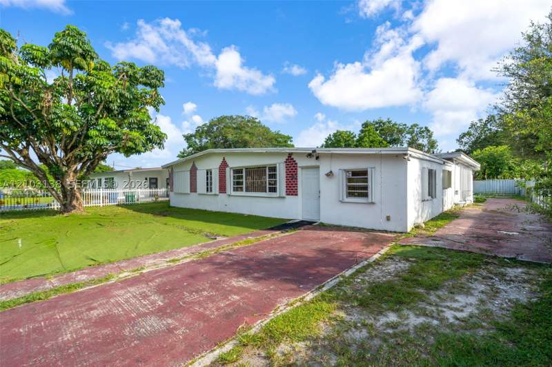 4 bedroom SingleFamilyResidence at 1920 NW 134th St, Lakeside Manor, Miami — photo 3