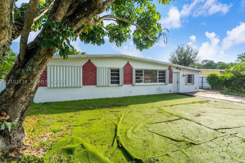4 bedroom SingleFamilyResidence at 1920 NW 134th St, Lakeside Manor, Miami — photo 4