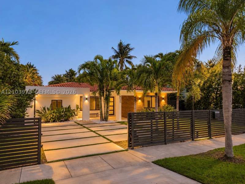 4 bedroom SingleFamilyResidence at 8033 Noremac Ave, Biscayne Point, Miami Beach — photo 3
