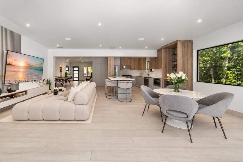 4 bedroom SingleFamilyResidence at 8033 Noremac Ave, Biscayne Point, Miami Beach — photo 5