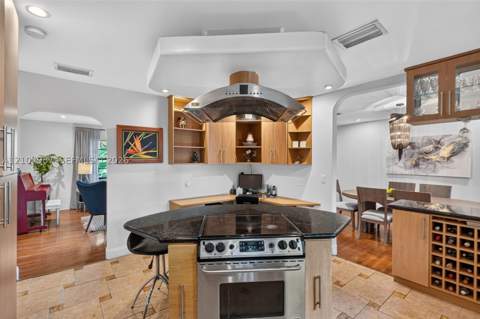1020 NE 107th St, Miami Shores FL - photo 10 of 35