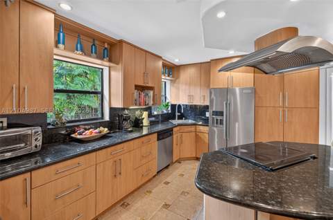 1020 NE 107th St, Miami Shores FL - photo 12 of 35