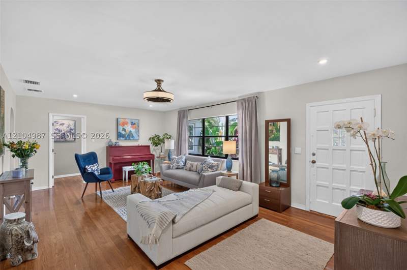 4 bedroom SingleFamilyResidence at 1020 NE 107th St, Miami Shores Estates, Miami Shores — photo 4