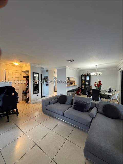 14815 SW 90th Ter, Miami FL - photo 11 of 26