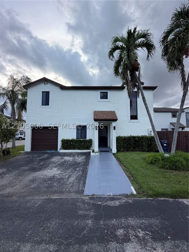 3 bedroom SingleFamilyResidence at 14815 SW 90th Ter, Panache Sec 3, Miami — photo 2