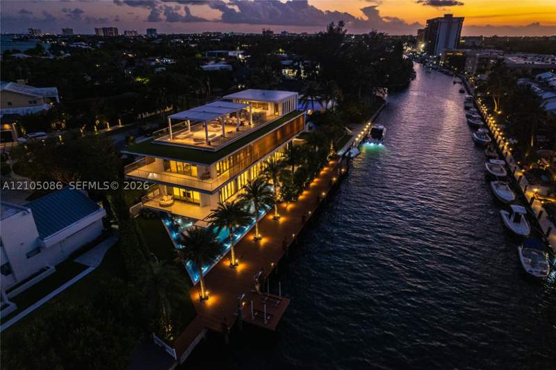 6 bedroom SingleFamilyResidence at 13390 Biscayne Bay Dr, Keystone Island No 5, North Miami — photo 3