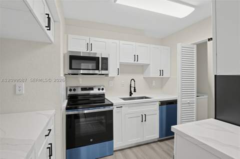 10765 SW 108th Ave 301, Miami FL - photo 12 of 30