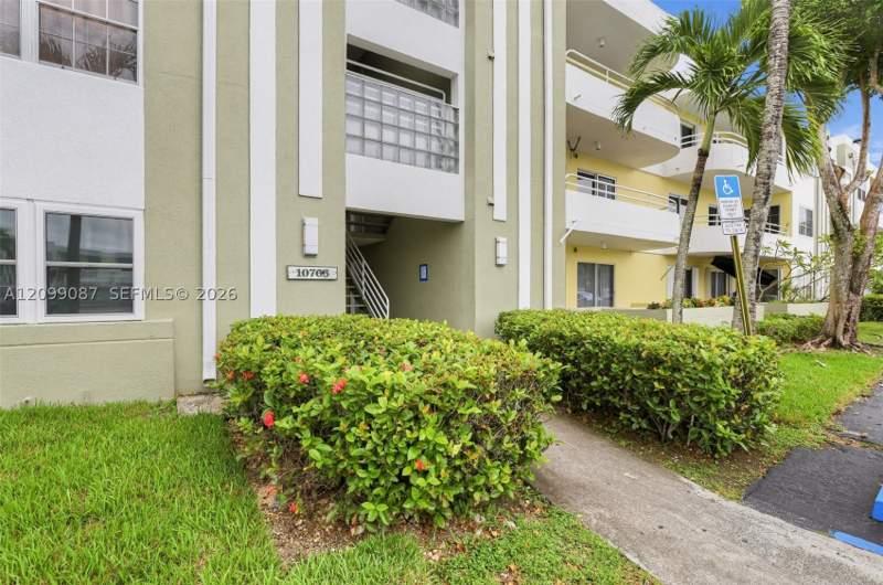 2 bedroom Condominium at 10765 SW 108th Ave 301, Palm Cove Cond, Miami — photo 4