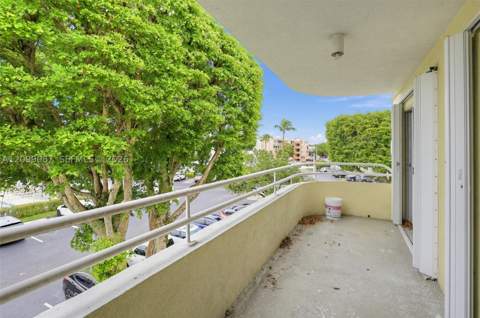 10765 SW 108th Ave 301, Miami FL - photo 6 of 30