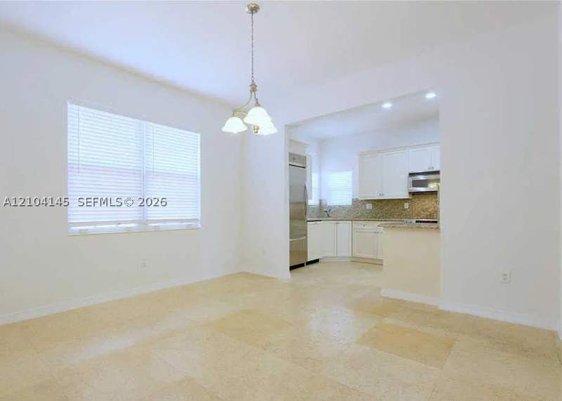 2 bedroom Condominium at 578 Loretto Ave 5, Bermuda Vlg At Coral Gabl, Coral Gables — photo 3