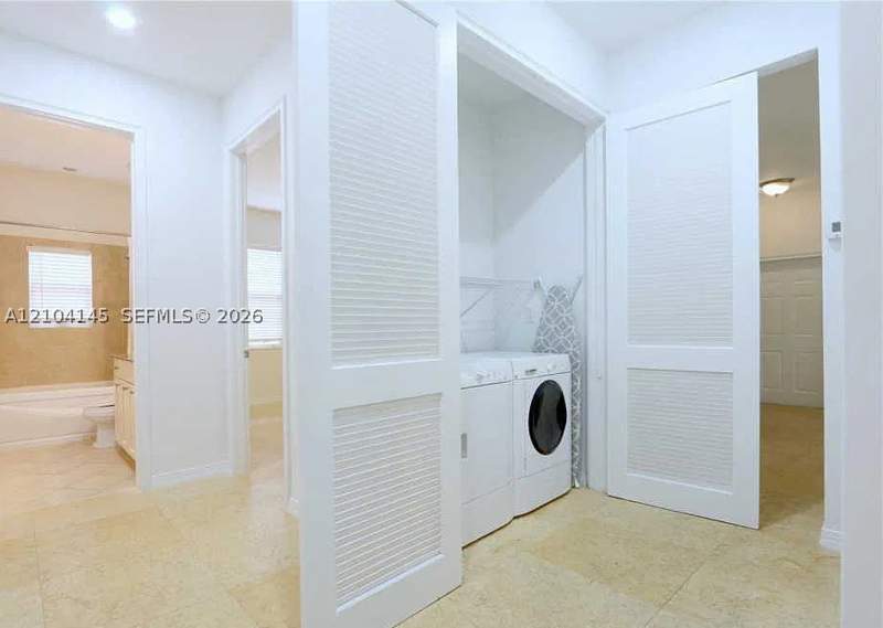 2 bedroom Condominium at 578 Loretto Ave 5, Bermuda Vlg At Coral Gabl, Coral Gables — photo 4