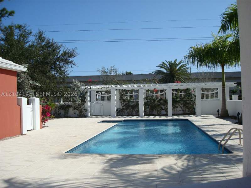 2 bedroom Condominium at 578 Loretto Ave 5, Bermuda Vlg At Coral Gabl, Coral Gables — photo 5