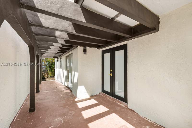 3 bedroom SingleFamilyResidence at 3860 W 10th Ct, Mango Hill, Hialeah — photo 3