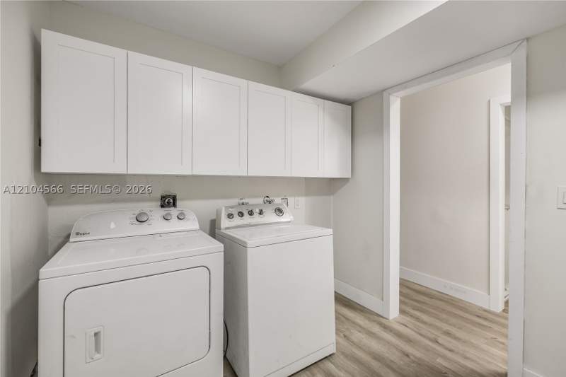 3 bedroom SingleFamilyResidence at 3860 W 10th Ct, Mango Hill, Hialeah — photo 5