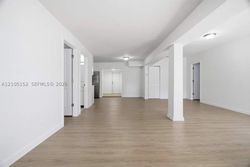 4 bedroom SingleFamilyResidence at 465 NE 165th St, Fulford Highlands, Miami — photo 4