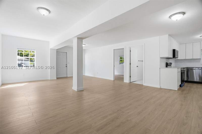 4 bedroom SingleFamilyResidence at 465 NE 165th St, Fulford Highlands, Miami — photo 5