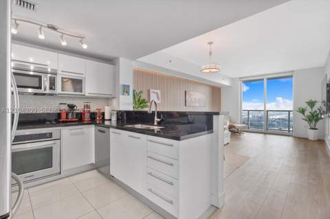 253 NE 2nd St 2509, Miami FL - photo 9 of 31