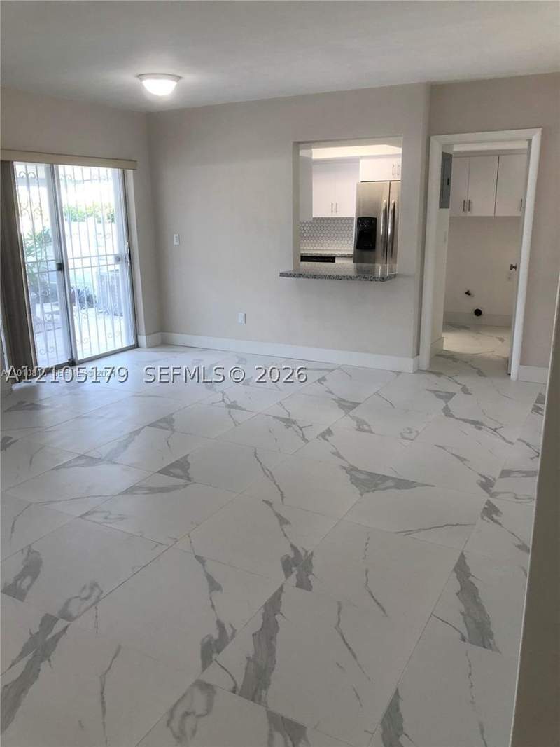 2 bedroom Townhouse at 7443 Twin Sabal Dr, Miami Lakes Golf Course V, Miami Lakes — photo 2