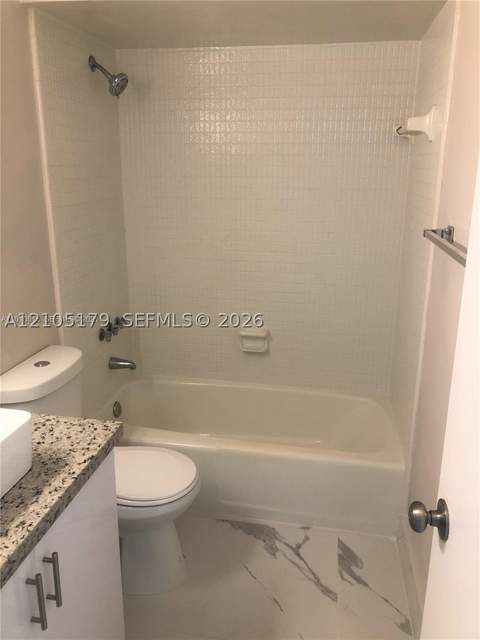 7443 Twin Sabal Dr, Miami Lakes FL - photo 6 of 9
