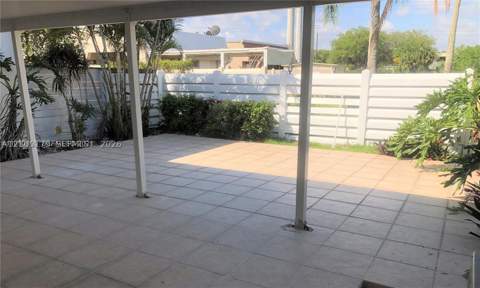 7443 Twin Sabal Dr, Miami Lakes FL - photo 8 of 9
