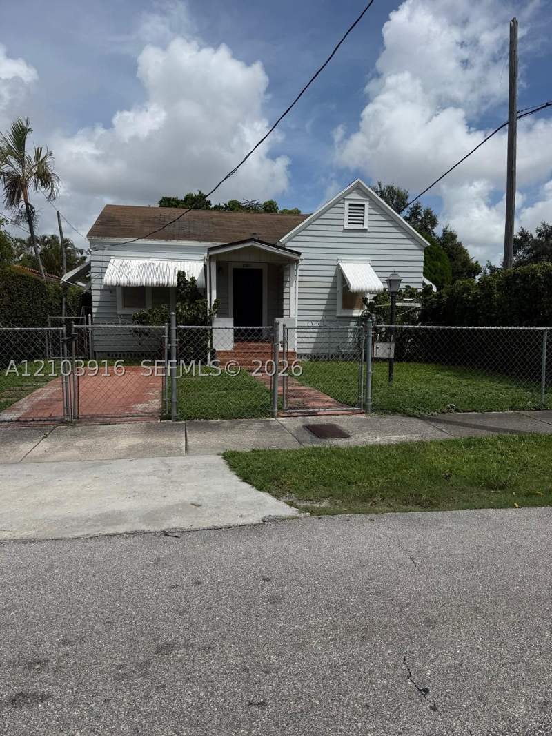 2 bedroom SingleFamilyResidence at 2301 SW 15th St, Grapeland, Miami — photo 2