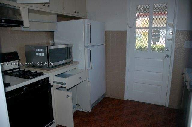 2 bedroom SingleFamilyResidence at 2301 SW 15th St, Grapeland, Miami — photo 5