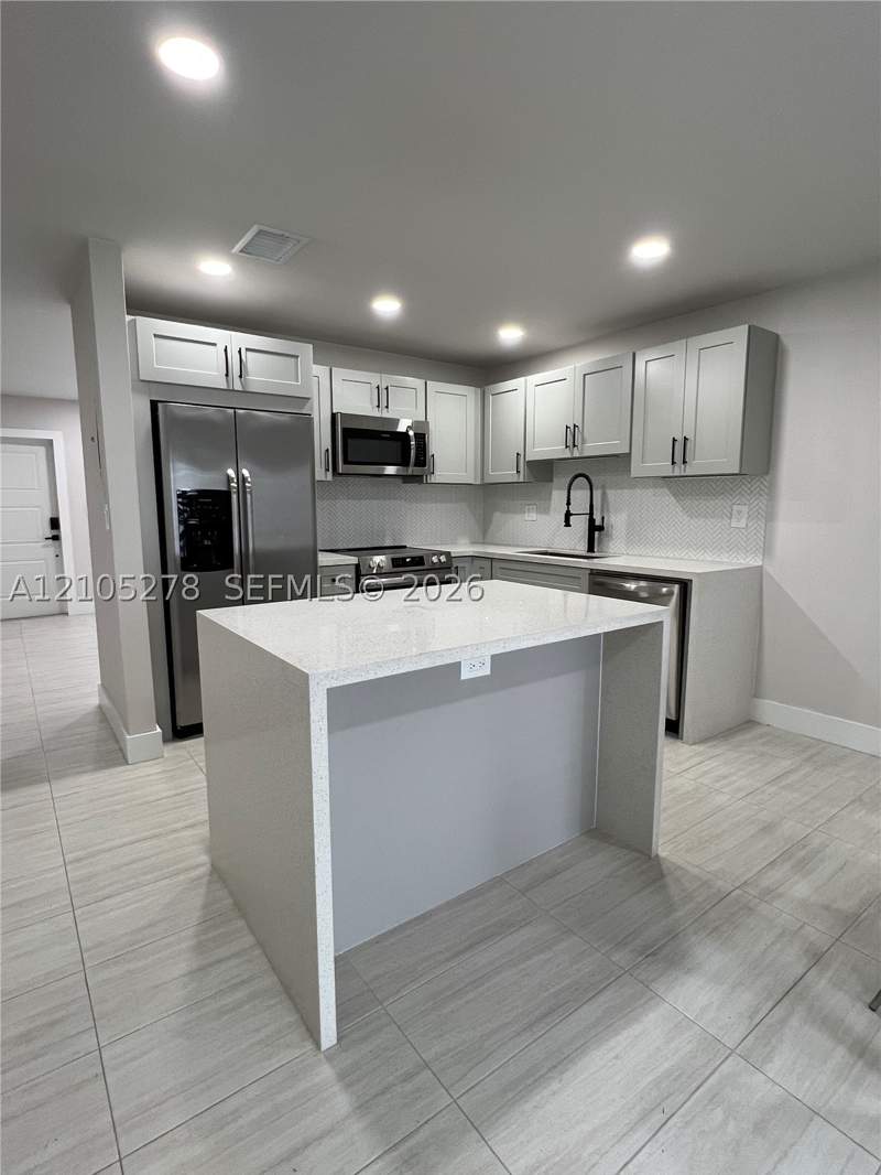 2 bedroom Villa at 3826 SW 107th Ave 2-2, Chateaubleau Villas Condo, Miami — photo 2