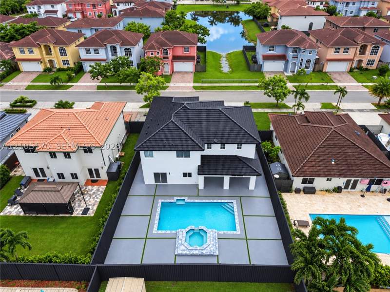 5 bedroom SingleFamilyResidence at 15579 SW 10th Ln, Efm Estates Sec 1, Miami — photo 3