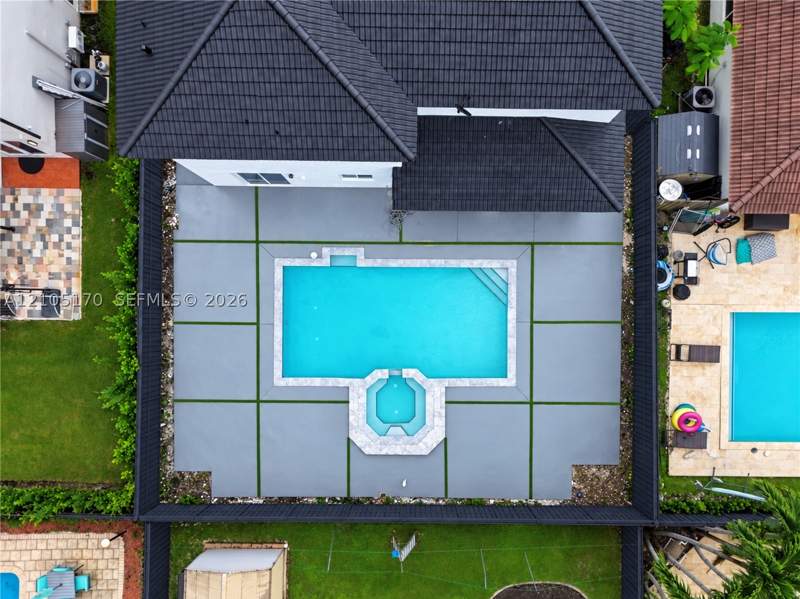 5 bedroom SingleFamilyResidence at 15579 SW 10th Ln, Efm Estates Sec 1, Miami — photo 5