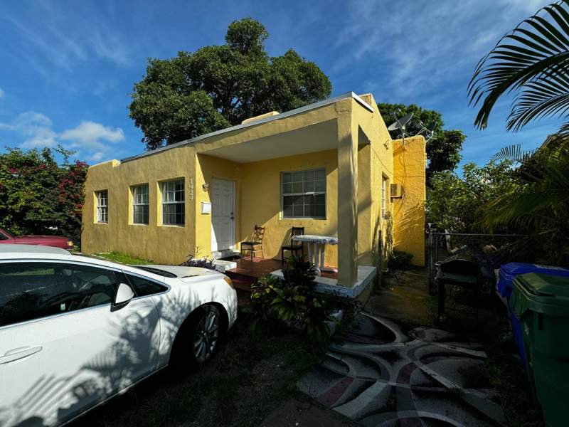 4 bedroom SingleFamilyResidence at 1929 SW 17th Street, Porter Manor, Miami — photo 2